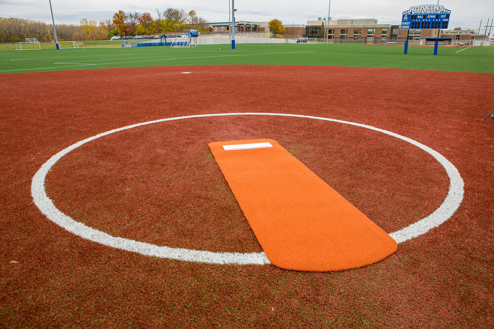 LONG SPIKED SOFTBALL MAT